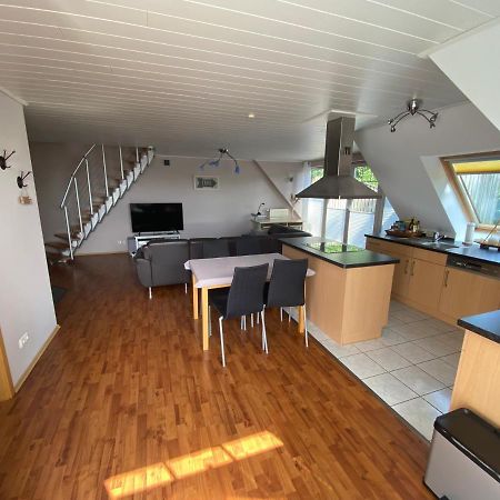 Moderne Maisonette-Wohnung Am Karpfenteich; Modern Apartment With View Of The Carp Pond 밤스테트 외부 사진
