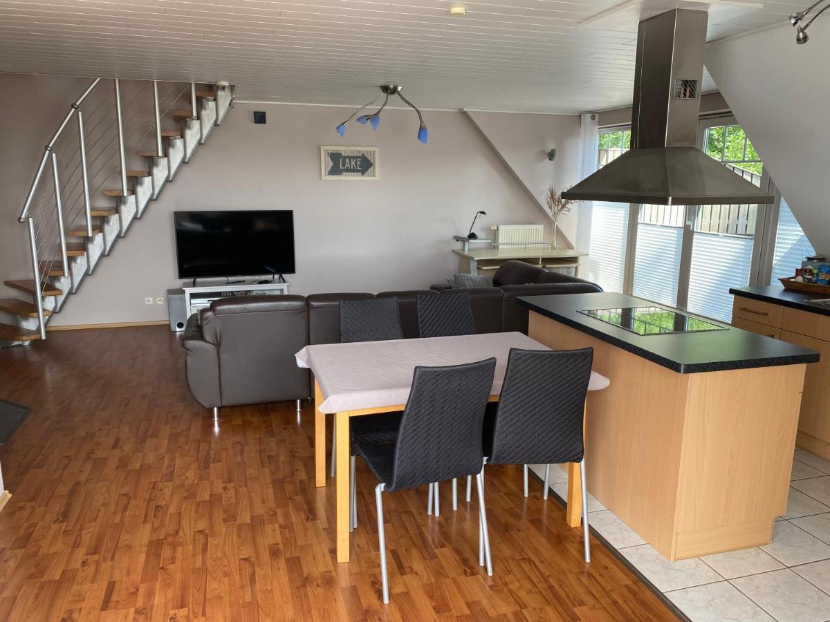 Moderne Maisonette-Wohnung Am Karpfenteich; Modern Apartment With View Of The Carp Pond 밤스테트 외부 사진