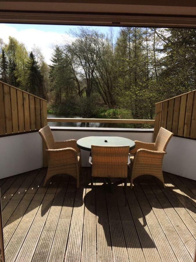 Moderne Maisonette-Wohnung Am Karpfenteich; Modern Apartment With View Of The Carp Pond 밤스테트 외부 사진