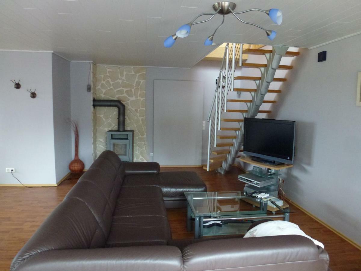 Moderne Maisonette-Wohnung Am Karpfenteich; Modern Apartment With View Of The Carp Pond 밤스테트 외부 사진